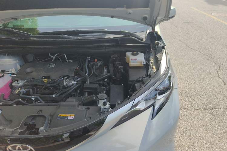 Used Toyota SIENNA 2026 Model 2.5L Dual-Engine Two-Wheel-Drive Premium Prestige Edition Engine Bay Left