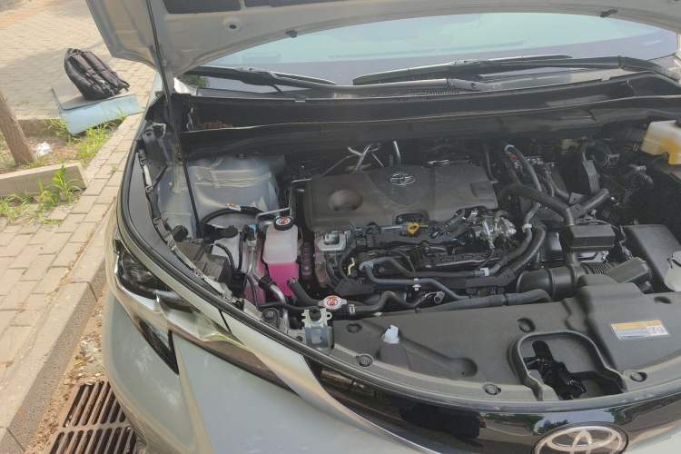 Used Toyota SIENNA 2026 Model 2.5L Dual-Engine Two-Wheel-Drive Premium Prestige Edition Engine Bay Right