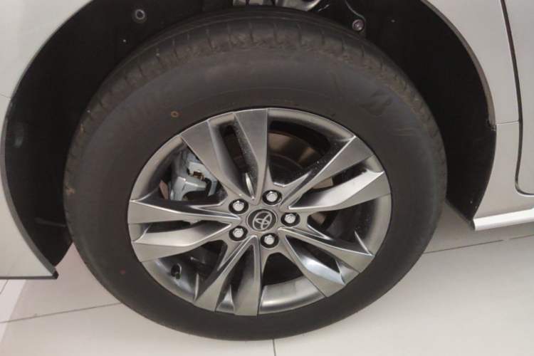 Used Toyota SIENNA 2026 Model 2.5L Dual-Engine Two-Wheel-Drive Comfort Edition Exterior 5