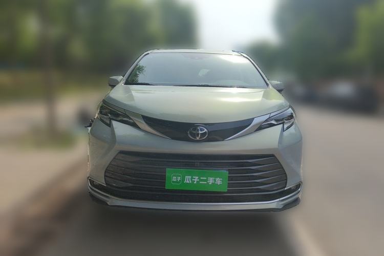 Used Toyota SIENNA 2026 Model 2.5L Dual-Engine Two-Wheel-Drive Premium Prestige Edition Front