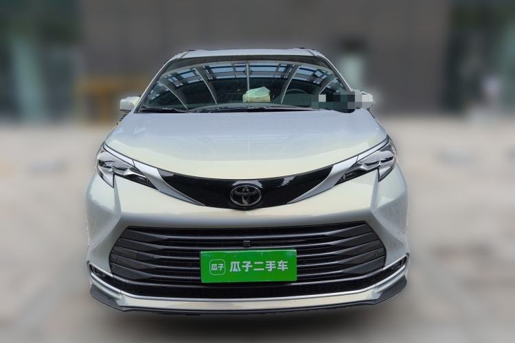 Used Toyota SIENNA 2026 Model 2.5L Dual-Engine Four-Wheel-Drive Premium Edition Front