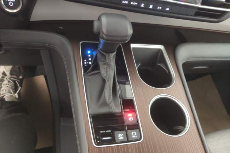 Used Toyota SIENNA 2026 Model 2.5L Dual-Engine Two-Wheel-Drive Comfort Edition Gear Lever