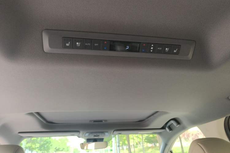 Used Toyota SIENNA 2026 Model 2.5L Dual-Engine Two-Wheel-Drive Premium Prestige Edition Headliner