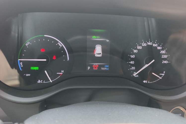 Used Toyota SIENNA 2026 Model 2.5L Dual-Engine Four-Wheel-Drive Premium Edition Instrument Cluster