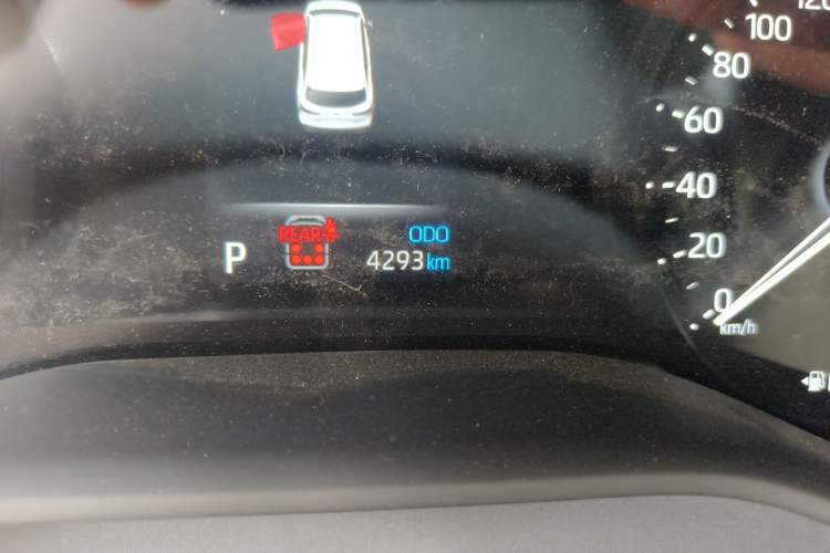 Used Toyota SIENNA 2026 Model 2.5L Dual-Engine Two-Wheel-Drive Premium Prestige Edition Odometer Close Up