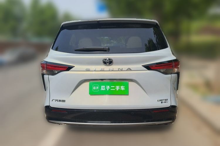Used Toyota SIENNA 2026 Model 2.5L Dual-Engine Two-Wheel-Drive Premium Prestige Edition Rear