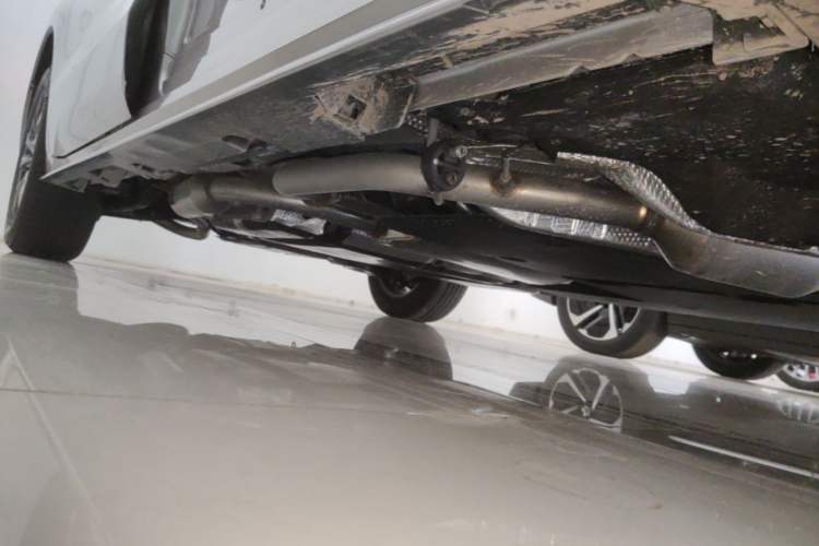 Used Toyota SIENNA 2026 Model 2.5L Dual-Engine Two-Wheel-Drive Comfort Edition Right Side Sill