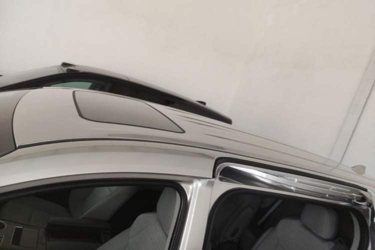 Used Toyota SIENNA 2026 Model 2.5L Dual-Engine Two-Wheel-Drive Comfort Edition Roof