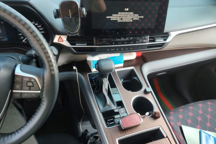 Used Toyota SIENNA 2026 Model 2.5L Dual-Engine Two-Wheel-Drive Comfort Edition Audio And AC Panel