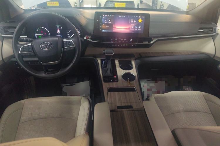 Used Toyota SIENNA 2026 Model 2.5L Dual-Engine Two-Wheel-Drive Premium Prestige Edition Center Console