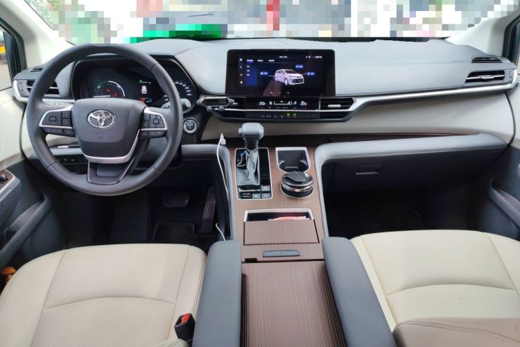 Used Toyota SIENNA 2026 Model 2.5L Dual-Engine Two-Wheel-Drive Comfort Edition Center Console