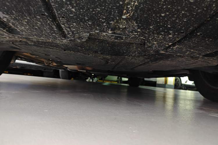 Used Toyota SIENNA 2026 Model 2.5L Dual-Engine Two-Wheel-Drive Comfort Edition Chassis Front