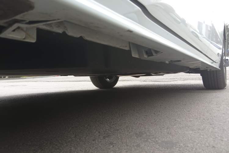 Used Toyota SIENNA 2026 Model 2.5L Dual-Engine Two-Wheel-Drive Comfort Edition Chassis Front Left