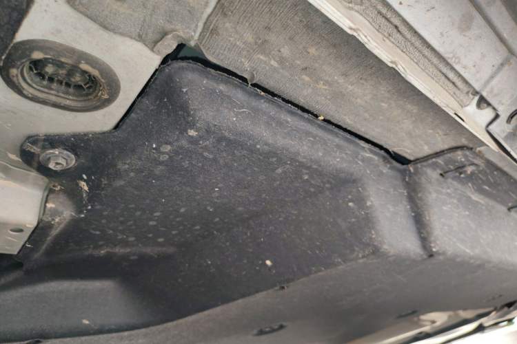 Used Toyota SIENNA 2026 Model 2.5L Dual-Engine Two-Wheel-Drive Comfort Edition Chassis Front Left