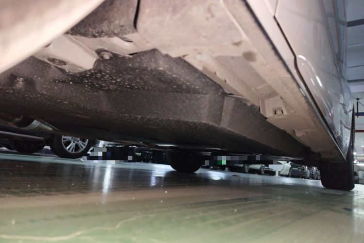 Used Toyota SIENNA 2026 Model 2.5L Dual-Engine Four-Wheel-Drive Premium Edition Chassis Front Left