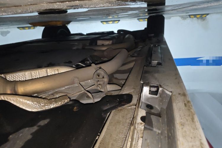 Used Toyota SIENNA 2026 Model 2.5L Dual-Engine Two-Wheel-Drive Comfort Edition Chassis Front Right