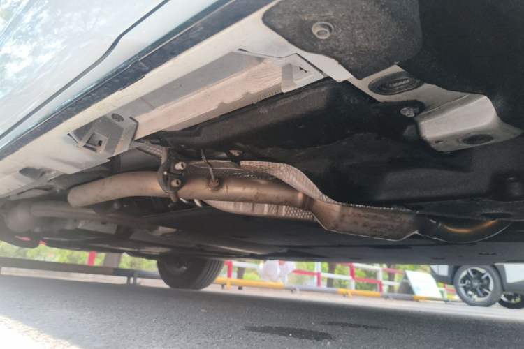 Used Toyota SIENNA 2026 Model 2.5L Dual-Engine Four-Wheel-Drive Luxury Edition Chassis Front Right