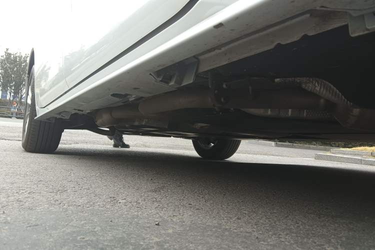 Used Toyota SIENNA 2026 Model 2.5L Dual-Engine Two-Wheel-Drive Comfort Edition Chassis Front Right