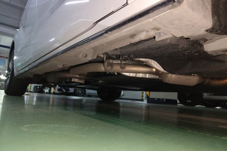 Used Toyota SIENNA 2026 Model 2.5L Dual-Engine Four-Wheel-Drive Premium Edition Chassis Front Right