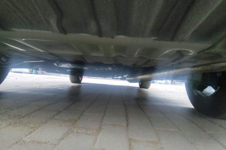 Used Toyota SIENNA 2026 Model 2.5L Dual-Engine Four-Wheel-Drive Premium Edition Chassis Rear