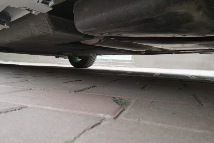 Used Toyota SIENNA 2026 Model 2.5L Dual-Engine Two-Wheel-Drive Comfort Edition Chassis Rear Left