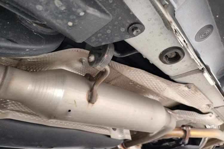 Used Toyota SIENNA 2026 Model 2.5L Dual-Engine Two-Wheel-Drive Comfort Edition Chassis Rear Right