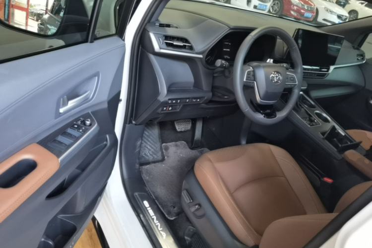 Used Toyota SIENNA 2026 Model 2.5L Dual-Engine Two-Wheel-Drive Premium Prestige Edition Driver Seat