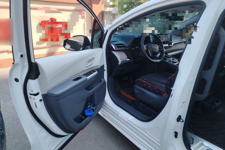 Used Toyota SIENNA 2026 Model 2.5L Dual-Engine Two-Wheel-Drive Comfort Edition Driver Seat