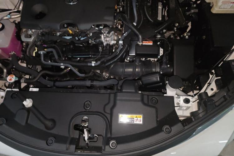Used Toyota SIENNA 2026 Model 2.5L Dual-Engine Two-Wheel-Drive Comfort Edition Engine Bay