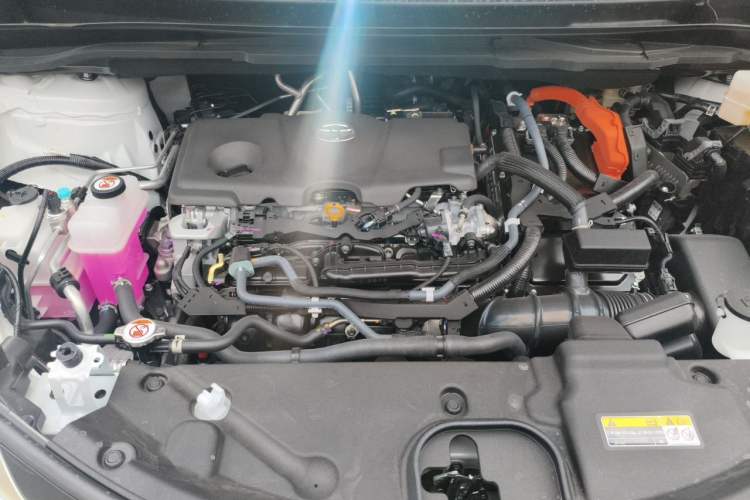 Used Toyota SIENNA 2026 Model 2.5L Dual-Engine Four-Wheel-Drive Luxury Edition Engine Bay