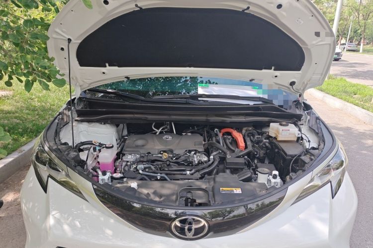 Used Toyota SIENNA 2026 Model 2.5L Dual-Engine Four-Wheel-Drive Luxury Edition Engine Bay