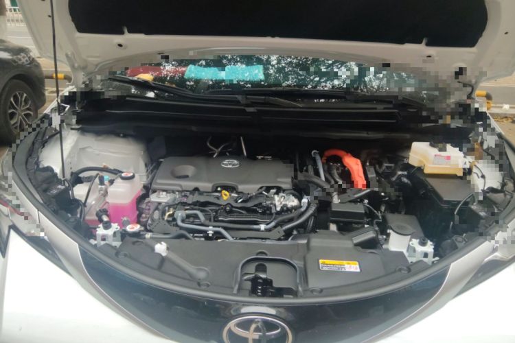 Used Toyota SIENNA 2026 Model 2.5L Dual-Engine Four-Wheel-Drive Premium Edition Engine Bay
