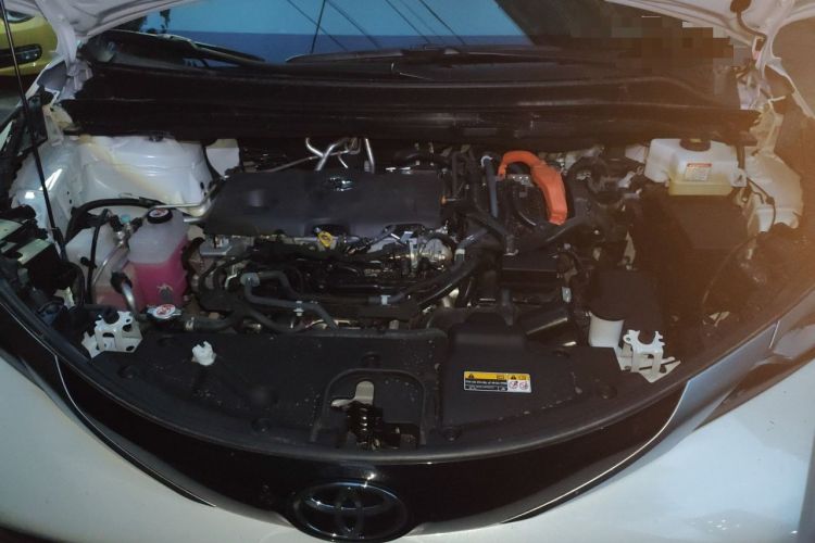 Used Toyota SIENNA 2026 Model 2.5L Dual-Engine Four-Wheel-Drive Prestige Edition Engine Bay