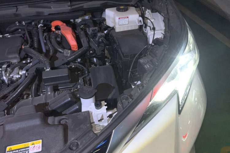 Used Toyota SIENNA 2026 Model 2.5L Dual-Engine Four-Wheel-Drive Prestige Edition Engine Bay Left