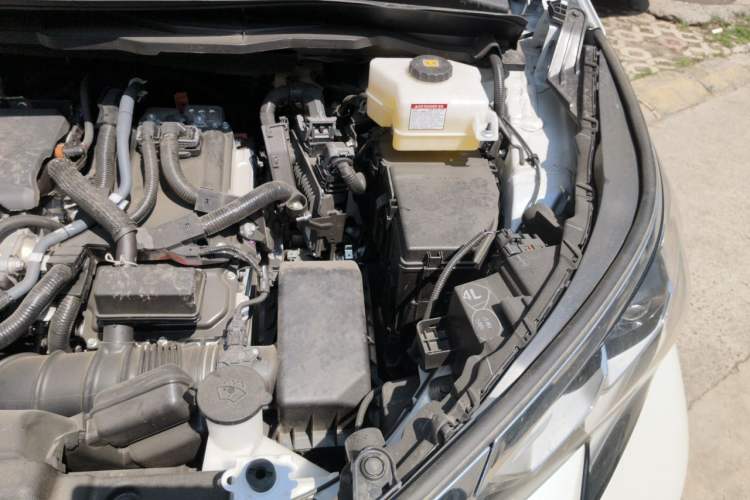 Used Toyota SIENNA 2026 Model 2.5L Dual-Engine Two-Wheel-Drive Comfort Edition Engine Bay Left