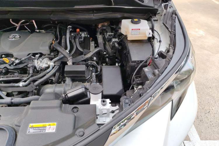 Used Toyota SIENNA 2026 Model 2.5L Dual-Engine Two-Wheel-Drive Comfort Edition Engine Bay Left