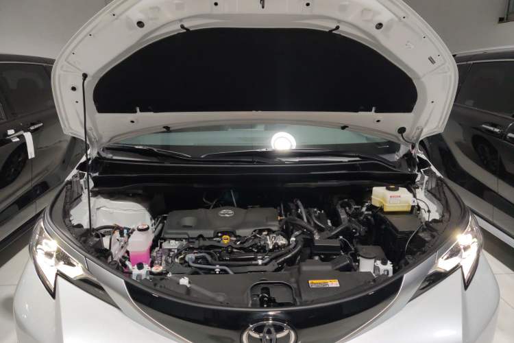 Used Toyota SIENNA 2026 Model 2.5L Dual-Engine Two-Wheel-Drive Luxury Edition Engine Bay