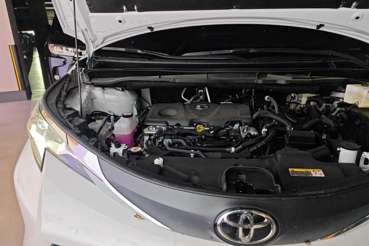 Used Toyota SIENNA 2026 Model 2.5L Dual-Engine Two-Wheel-Drive Comfort Edition Engine Bay Right
