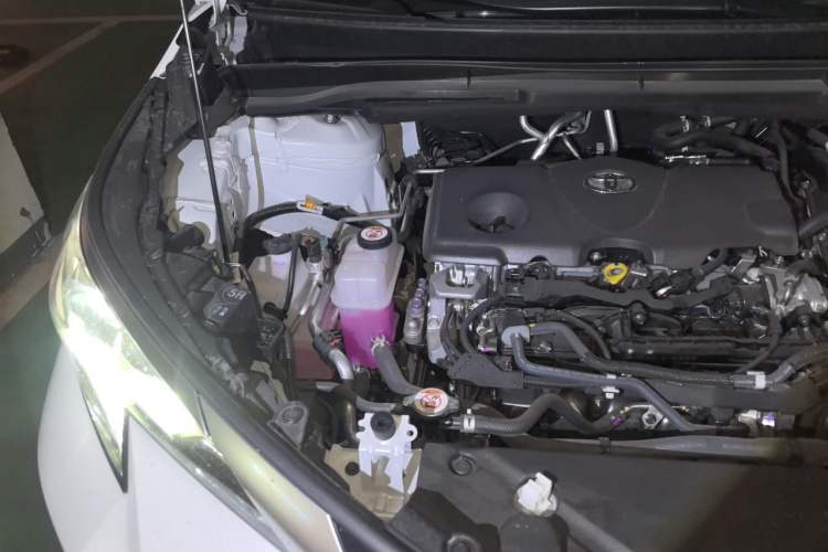 Used Toyota SIENNA 2026 Model 2.5L Dual-Engine Four-Wheel-Drive Prestige Edition Engine Bay Right