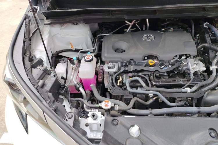 Used Toyota SIENNA 2026 Model 2.5L Dual-Engine Two-Wheel-Drive Comfort Edition Engine Bay Right