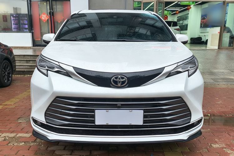 Used Toyota SIENNA 2026 Model 2.5L Dual-Engine Four-Wheel-Drive Premium Edition Exterior 1
