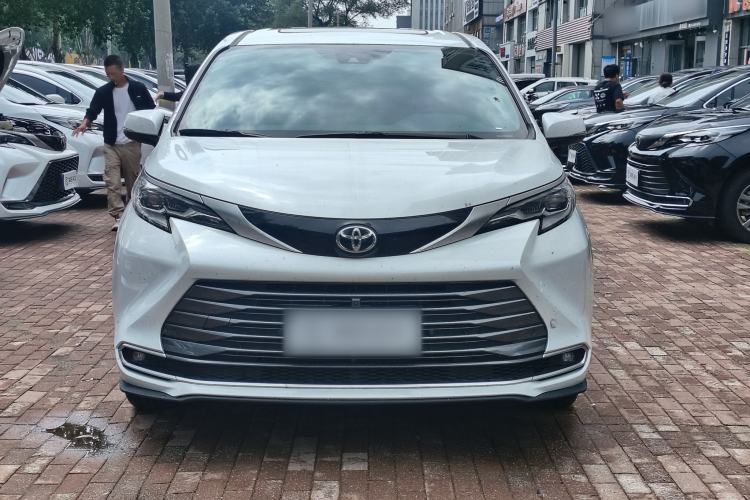 Used Toyota SIENNA 2026 Model 2.5L Dual-Engine Four-Wheel-Drive Prestige Edition Exterior 1