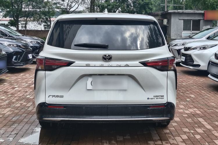 Used Toyota SIENNA 2026 Model 2.5L Dual-Engine Four-Wheel-Drive Prestige Edition Exterior 4