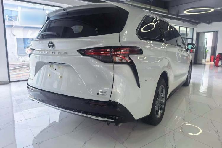Used Toyota SIENNA 2026 Model 2.5L Dual-Engine Two-Wheel-Drive Luxury Edition Exterior 5