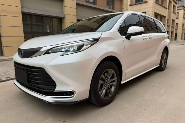Used Toyota SIENNA 2026 Model 2.5L Dual-Engine Two-Wheel-Drive Comfort Edition Exterior 5