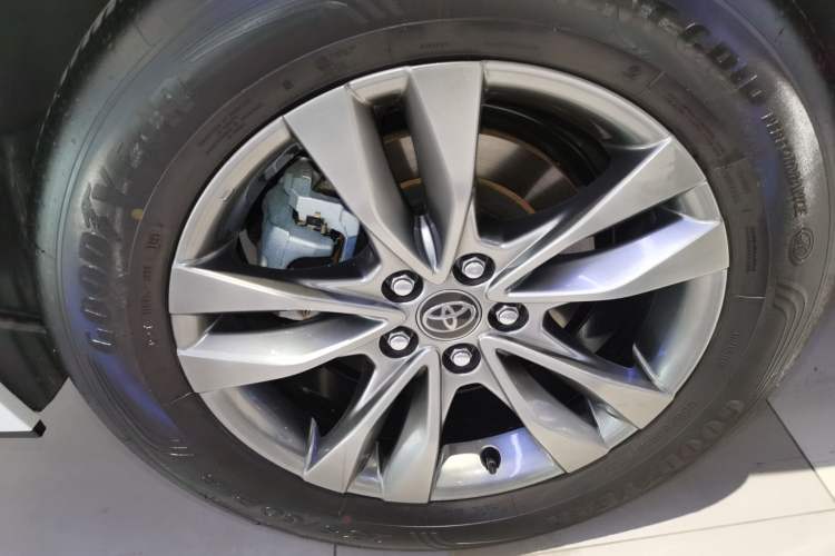 Used Toyota SIENNA 2026 Model 2.5L Dual-Engine Four-Wheel-Drive Prestige Edition Exterior 5