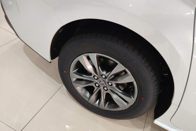 Used Toyota SIENNA 2026 Model 2.5L Dual-Engine Two-Wheel-Drive Comfort Edition Exterior 5