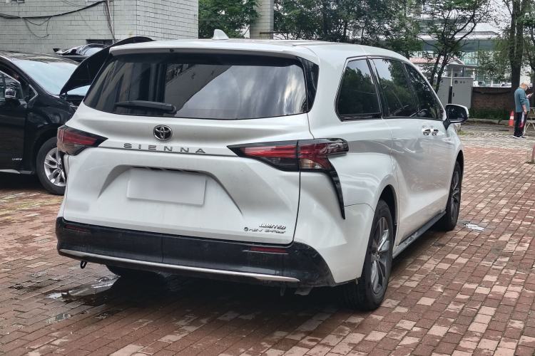 Used Toyota SIENNA 2026 Model 2.5L Dual-Engine Four-Wheel-Drive Prestige Edition Exterior 5