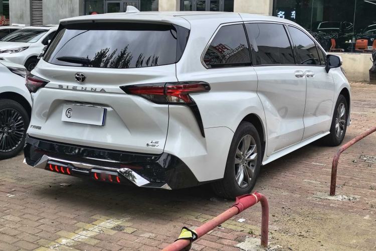 Used Toyota SIENNA 2026 Model 2.5L Dual-Engine Two-Wheel-Drive Comfort Edition Exterior 5