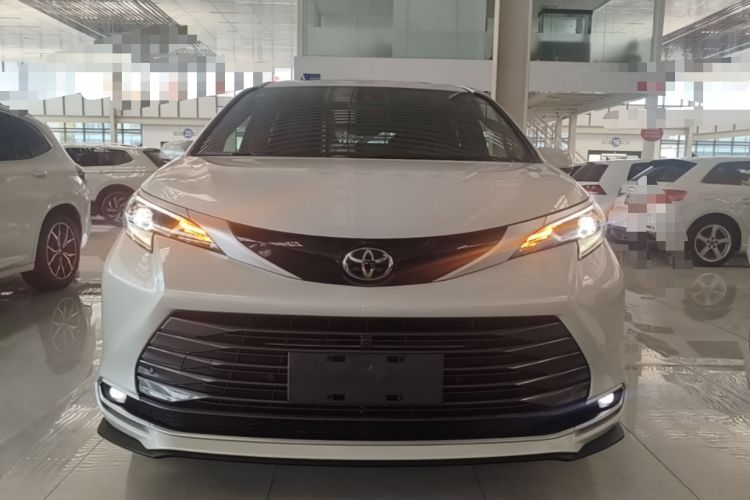 Used Toyota SIENNA 2026 Model 2.5L Dual-Engine Two-Wheel-Drive Prestige Edition Front